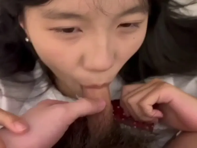 Em loli dễ thương mút cò biến em thành con đào dam dang p2